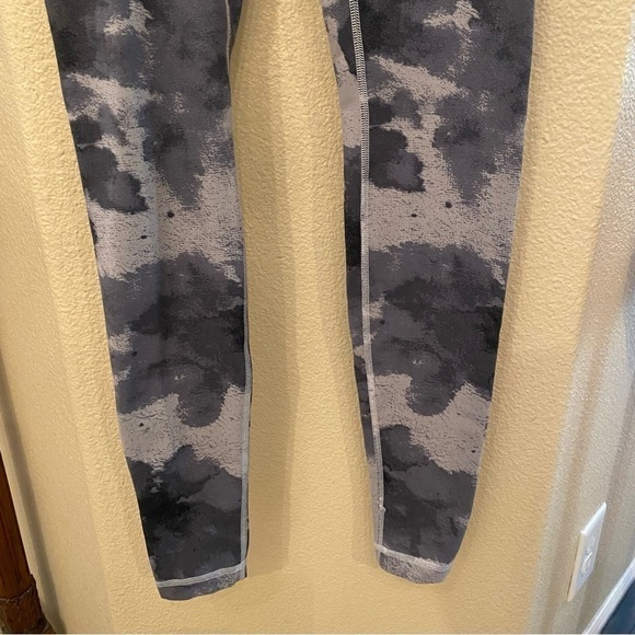 LULULEMON Women Gray Tie Dye Abstract Patterned Leggings Size 4 - Picture 3 of 9